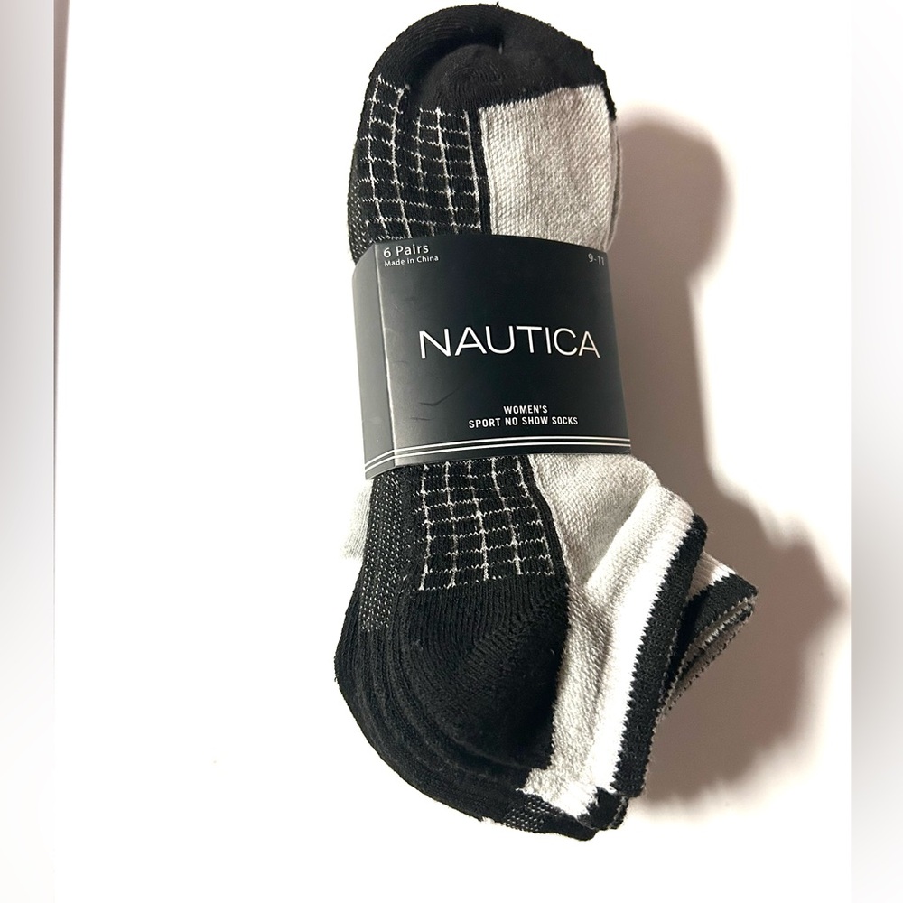 Nautical Woman’s Sports No Show Socks  Black White Size 9-11
